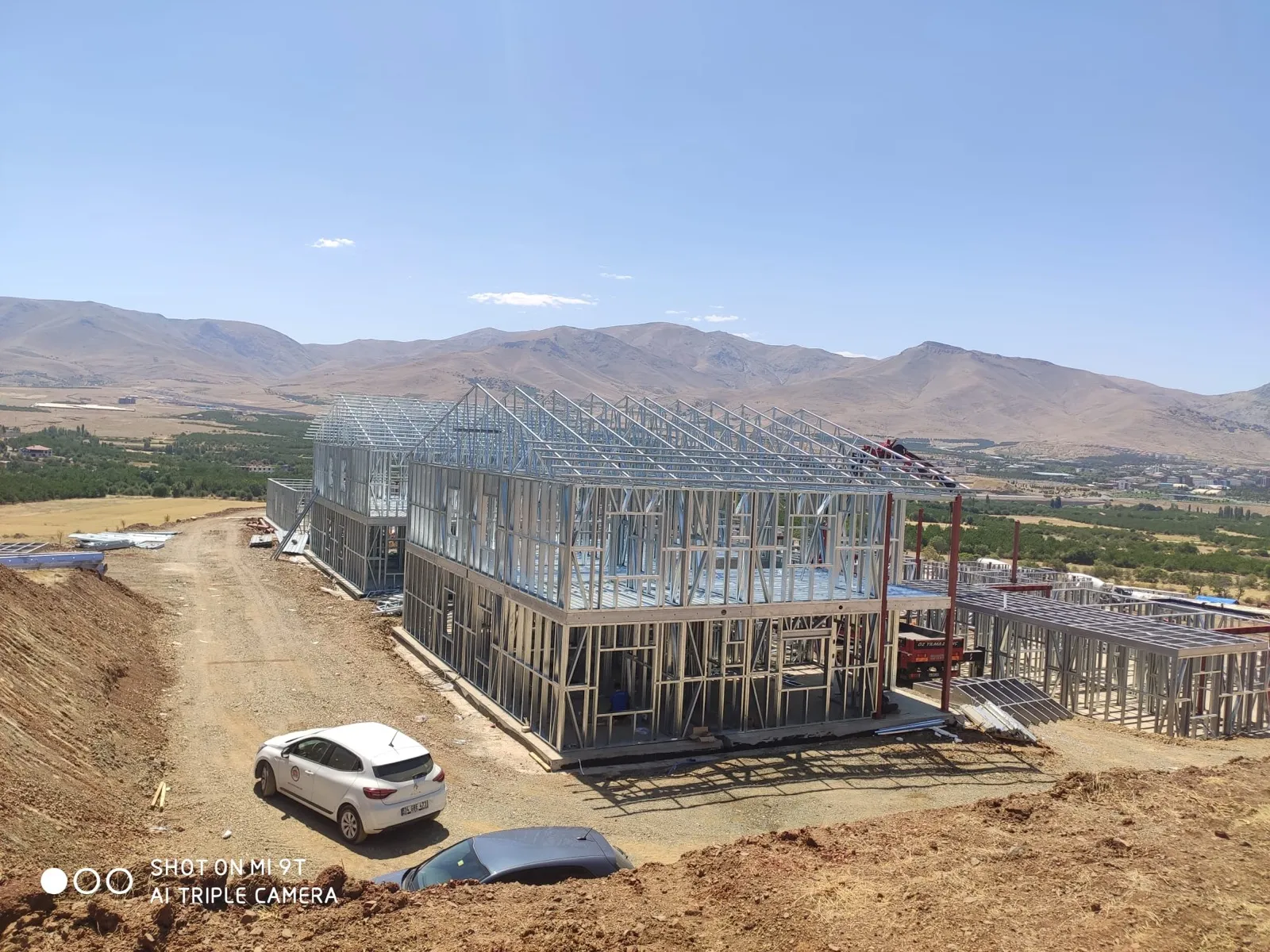 Yüksek rakımlı toplu çelik yapı şantiyesi